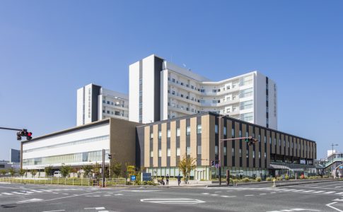 平成27年新築移転したばかりのきれいな病院です